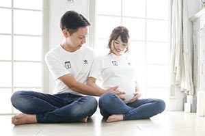 ママ必見！マタニティフォトの夫婦の衣装って？