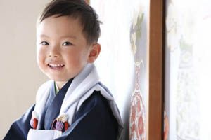 3歳・男の子の七五三におすすめの衣装を紹介!袴・被布など