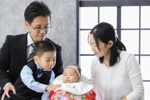 お宮参りの日が雨だったときの対策は?服装・写真はどうする?