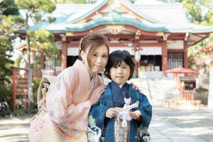 【七五三】神社の写真映え定番スポットと撮り方のコツ