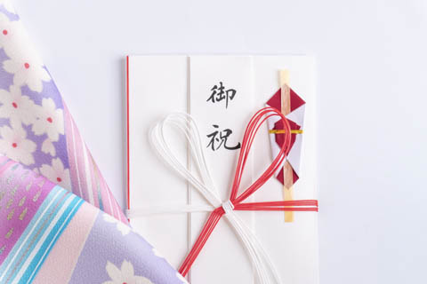 初節句で祖父母からのお祝いの金額相場は？