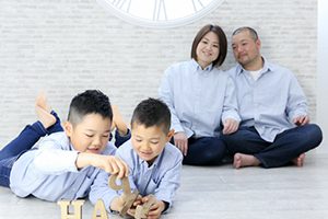 兄弟写真・姉妹写真をフォトスタジオで撮影するなら！選び方&おすすめを紹介